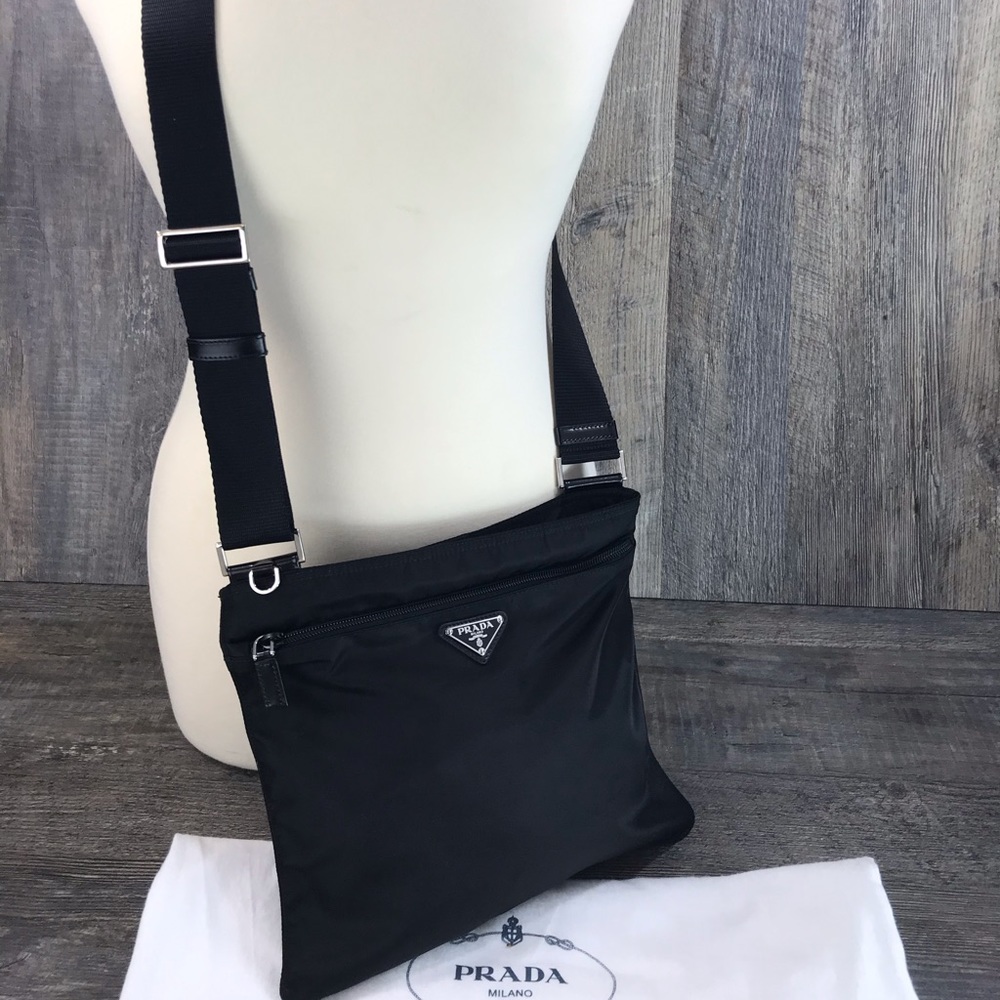 Nice Auth Prada Black tessuto nylon crossbody bag